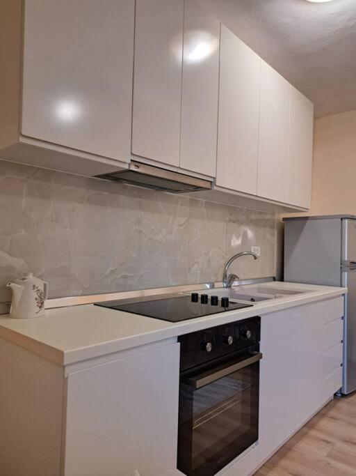 Quiet, Cozy, Luminous Apartment Tirana Exterior photo