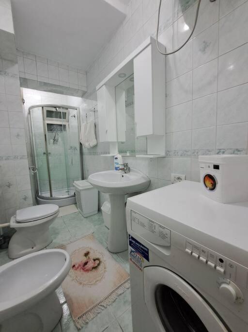 Quiet, Cozy, Luminous Apartment Tirana Exterior photo